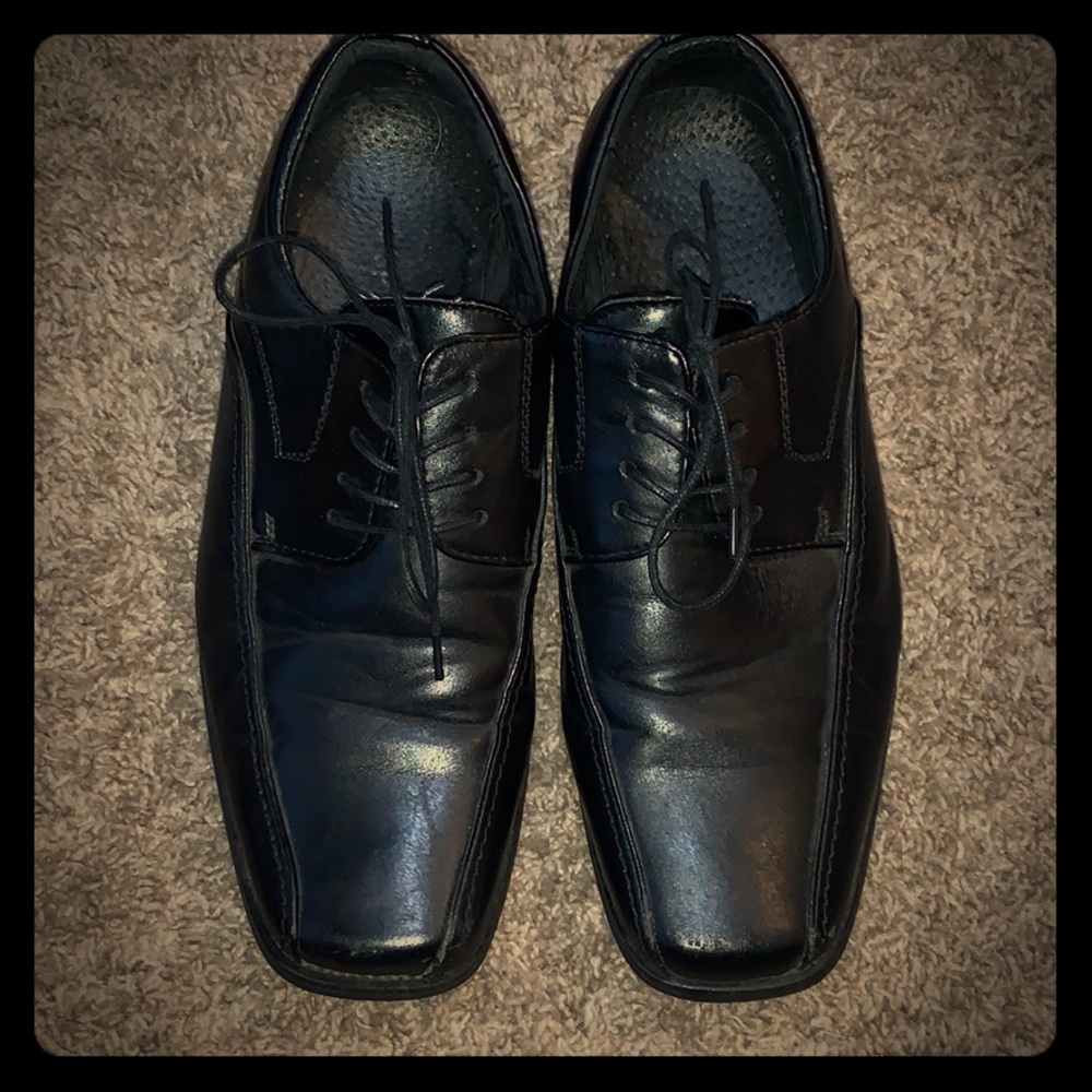 Men’s dress shoes